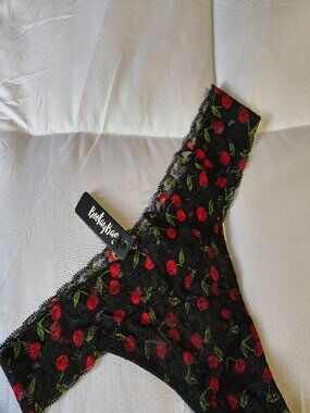 NWT NEVER WORN Bootaybag red cherry thong
